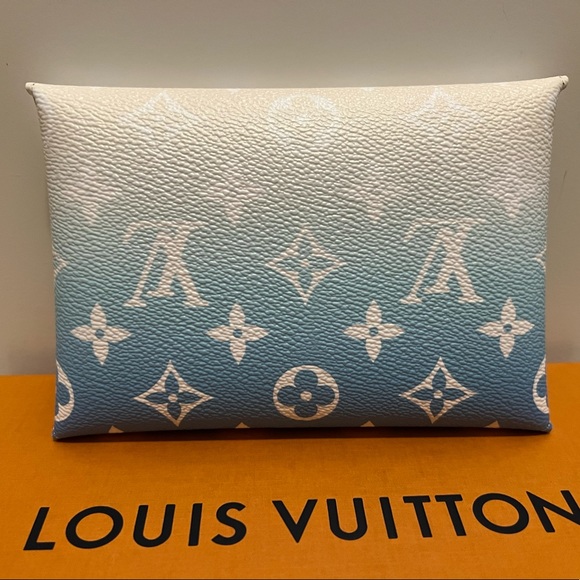 LV Monogram Giant By The Pool Medium Kirigami Pochette Beige Blue Envelope Pouch - Picture 4 of 14